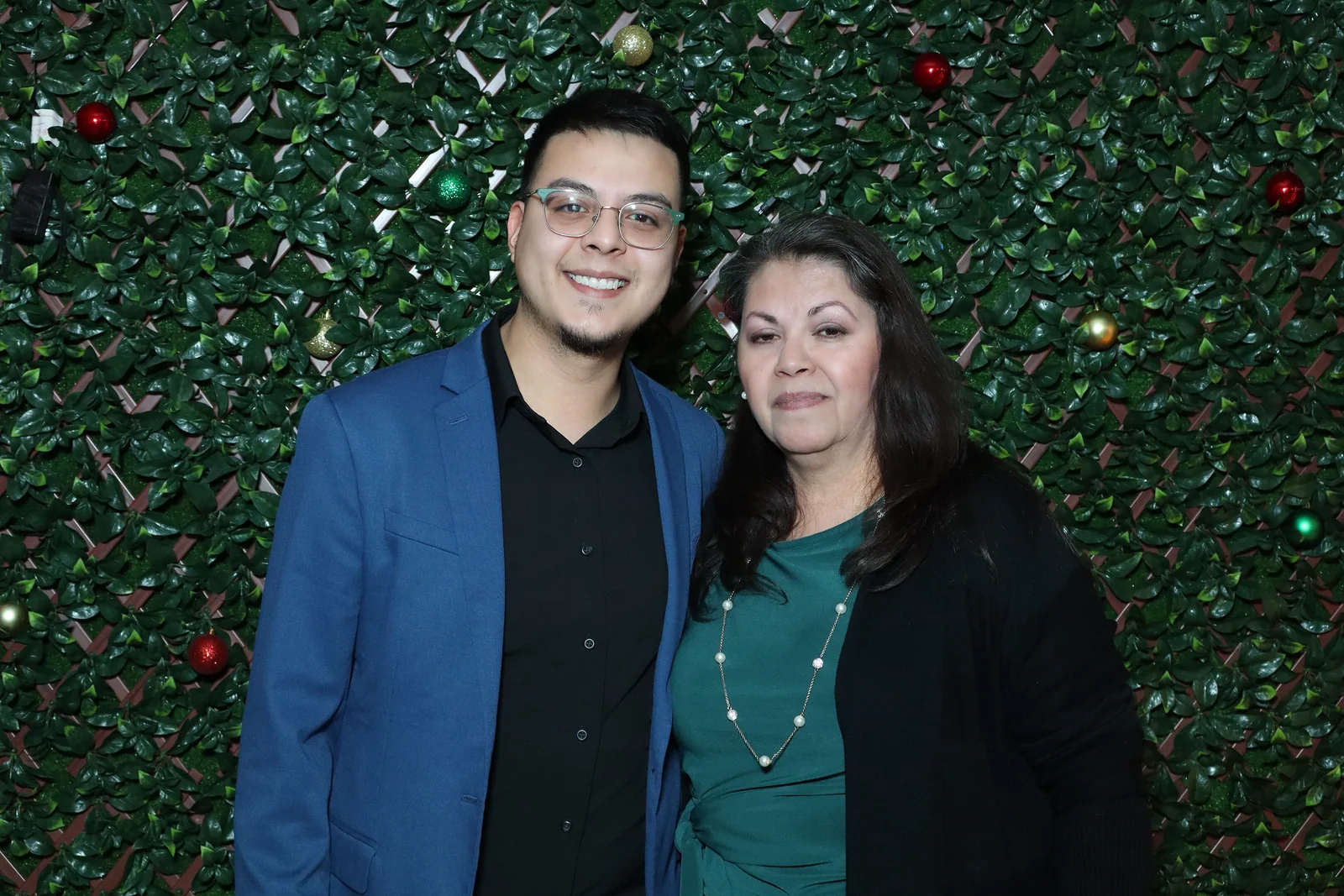 KeySmart holiday party family portrait with polished booth lighting by Images & Creations